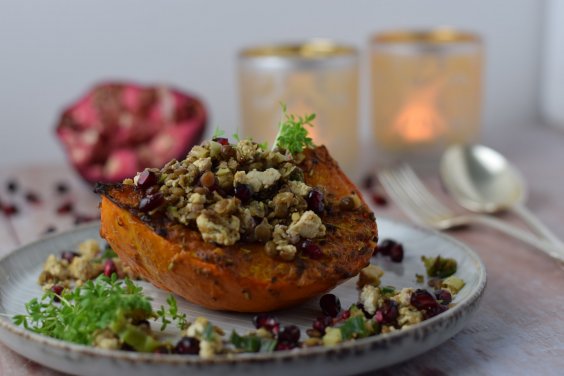 Ofenkürbis mit Linsen und Feta (vegan)